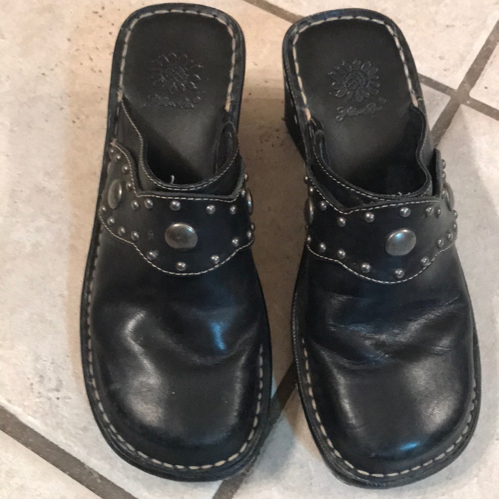 Yellow Box Clogs